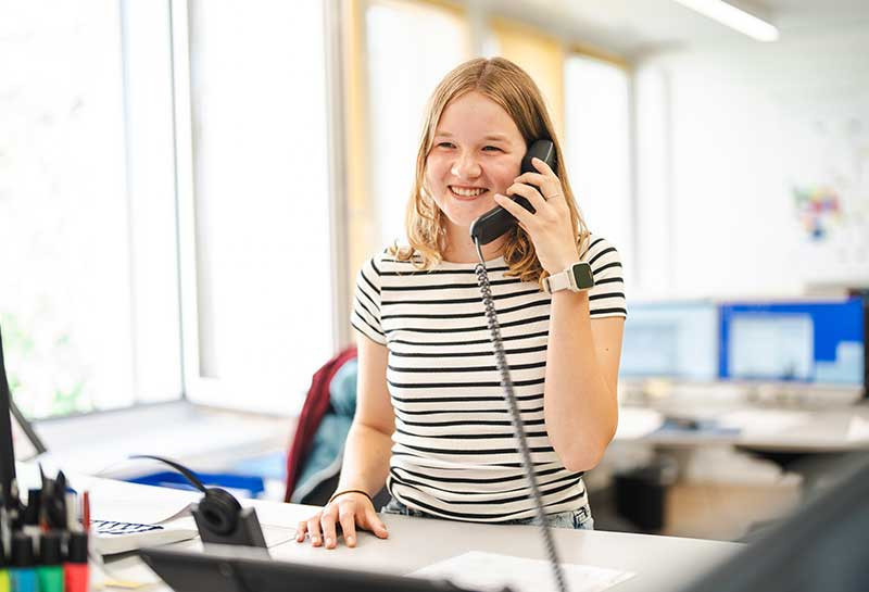 Mia Peter, Auszubildende Kauffrau