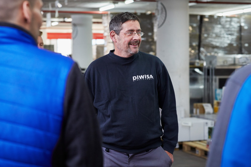 Stefan Bucher, Collaborateur logistique