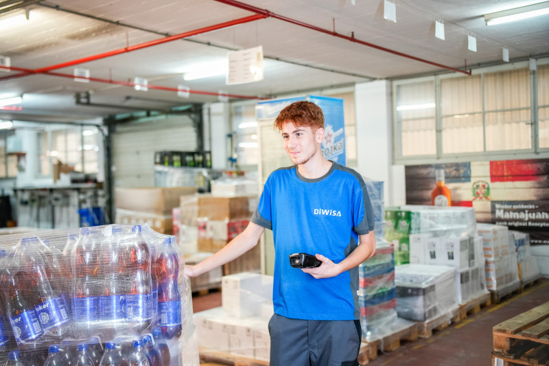 Arda Üregen, Auszubildender Logistiker