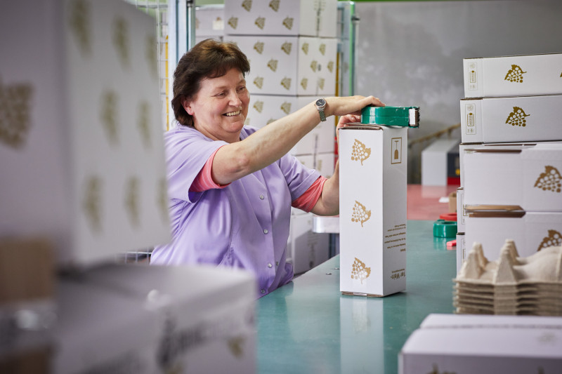 Vreni Aregger, Mitarbeiterin Logistik