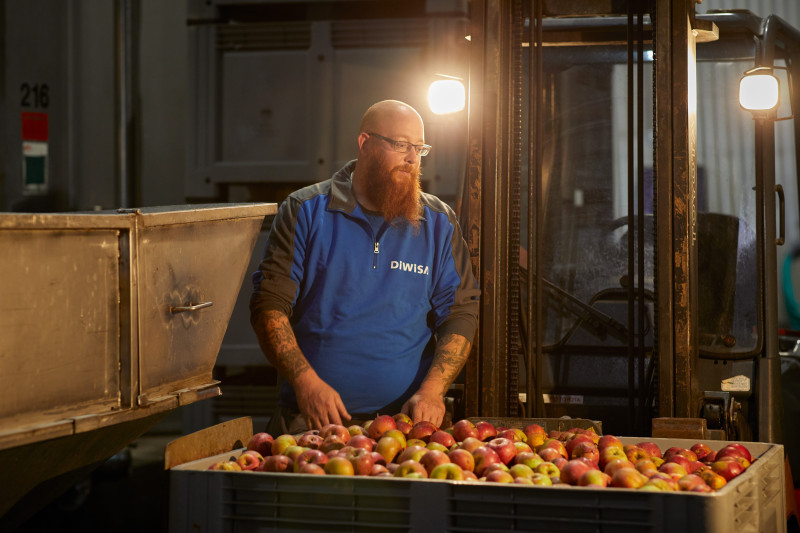 Kenneth Emmenegger, Mitarbeiter Brennerei